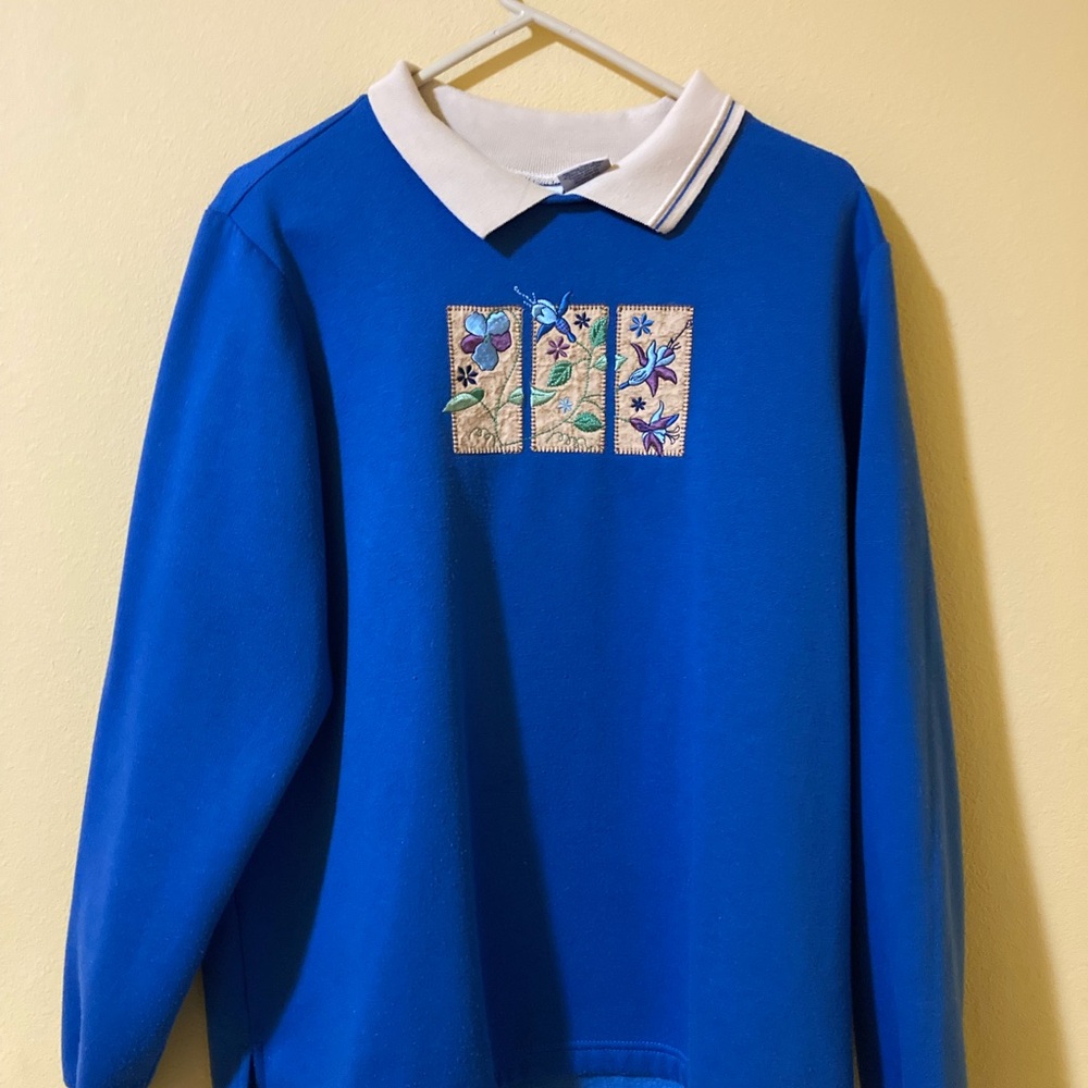 Vintage Blue Men's Sweater with Embroidered Design